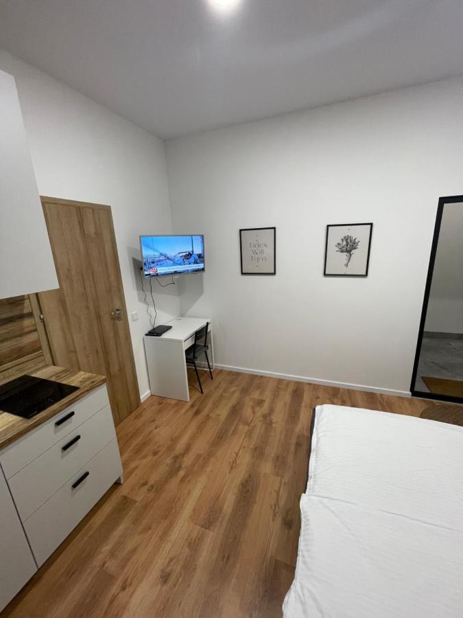 Airport Apartment 29 Self Check-In Free Parking VNO Exterior photo